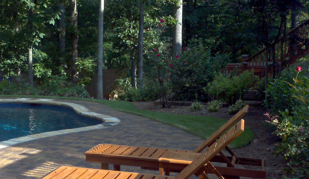 Example of a classic patio design in Atlanta