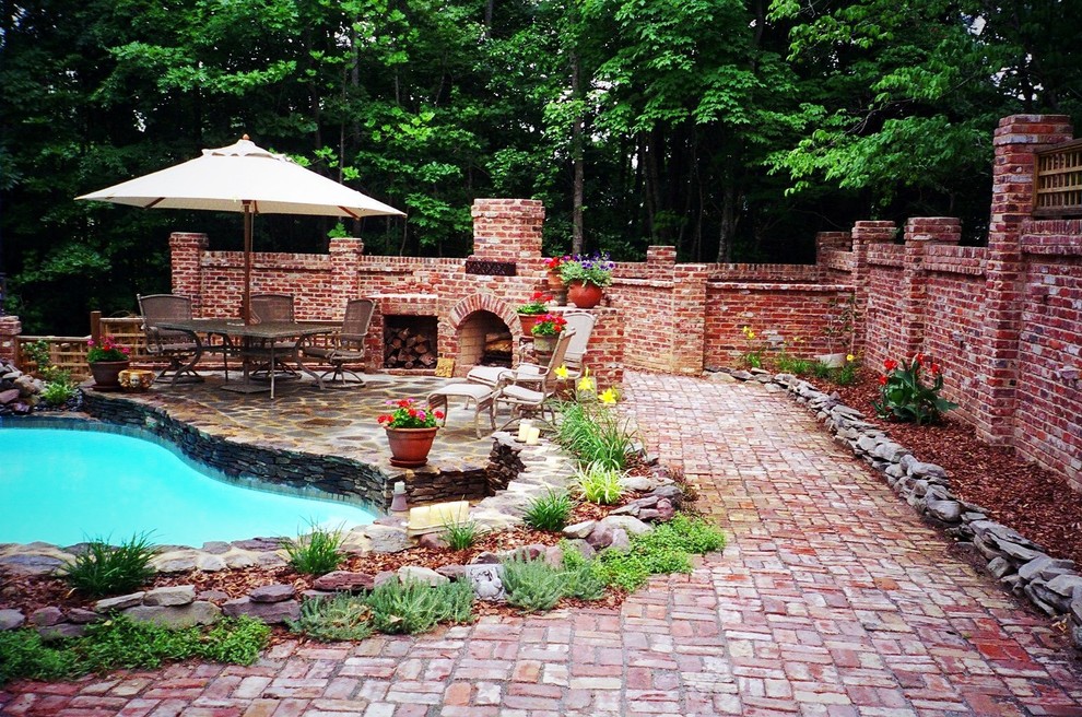 Inspiration for a traditional patio in Charlotte.