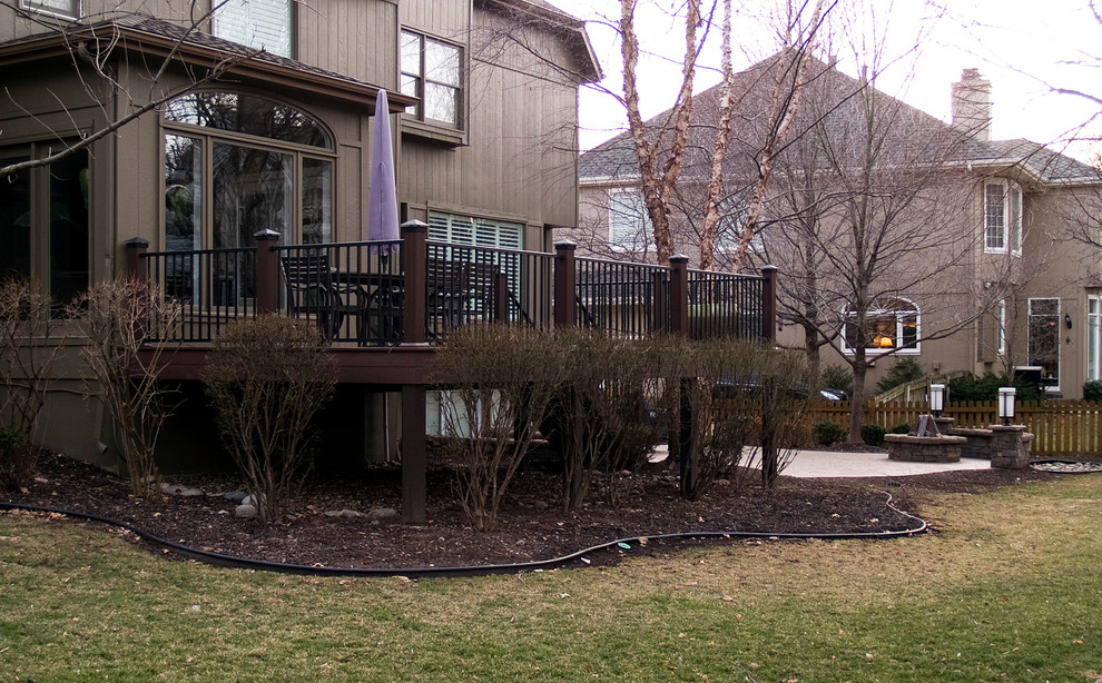 Example of a classic patio design in Kansas City
