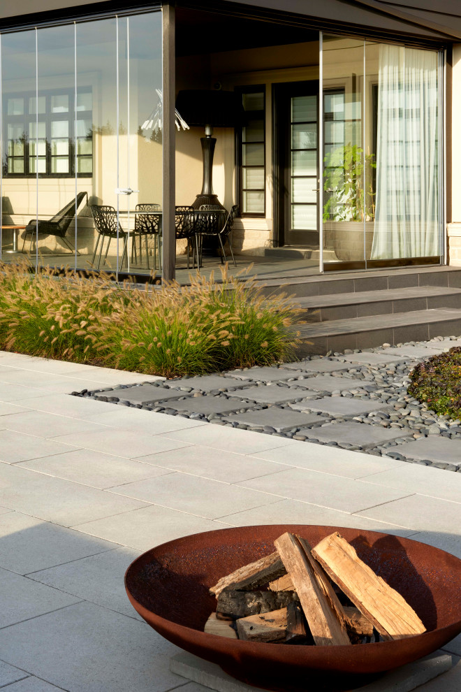 Backyard Oasis in Vaughan, ON Eclectic Patio Toronto by Techo