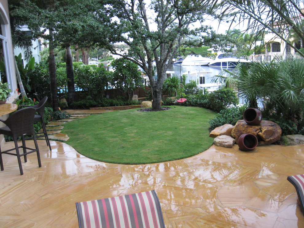 Backyard Patio Outdoor Bar And Tropical Landscaping On The Water Tropical Patio Miami By 7890