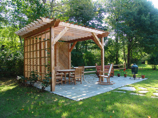 Backyard Renovations- Custom Pergola and patio - Klassisch - Patio