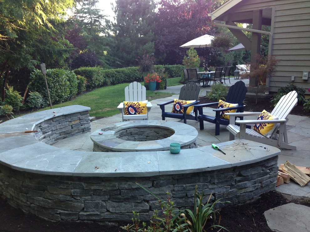 Photo of a traditional patio in Seattle.