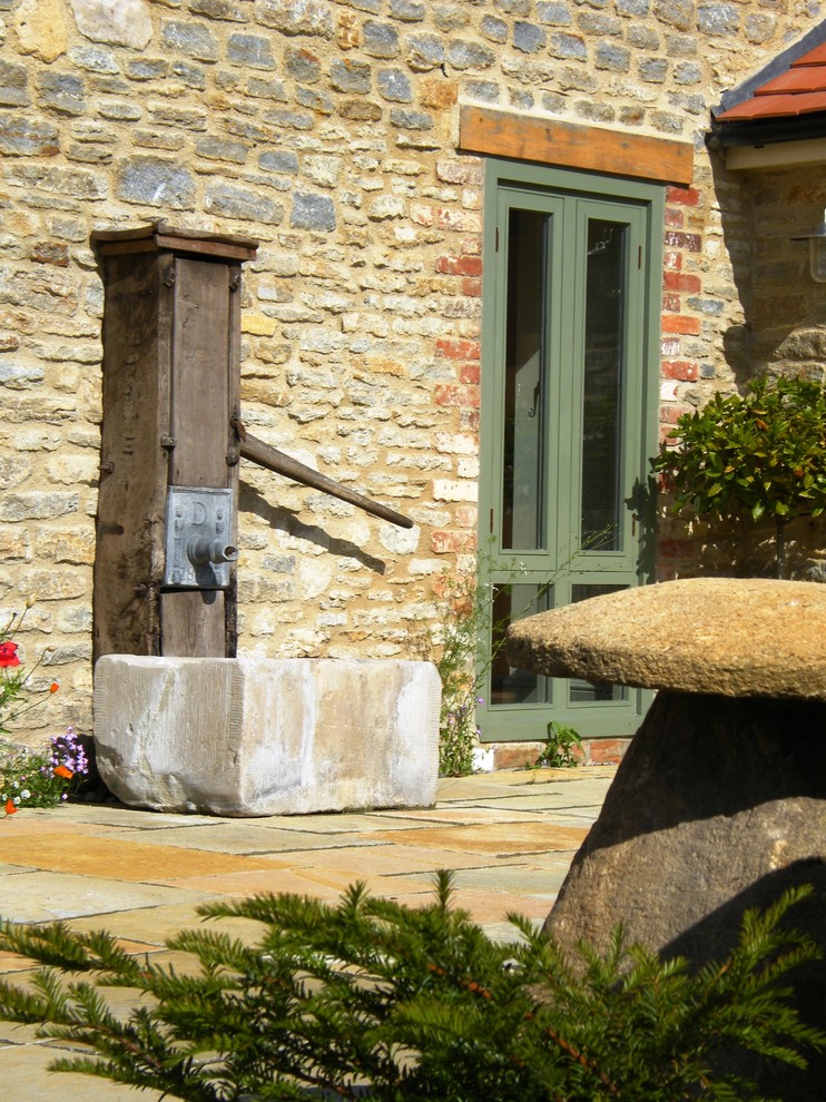 Réalisation d'une terrasse champêtre.