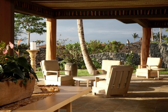 Example of an island style patio design in Hawaii