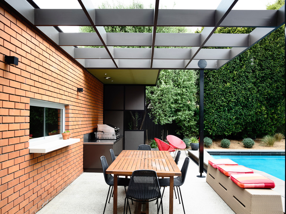 Inspiration for a retro patio in Melbourne.