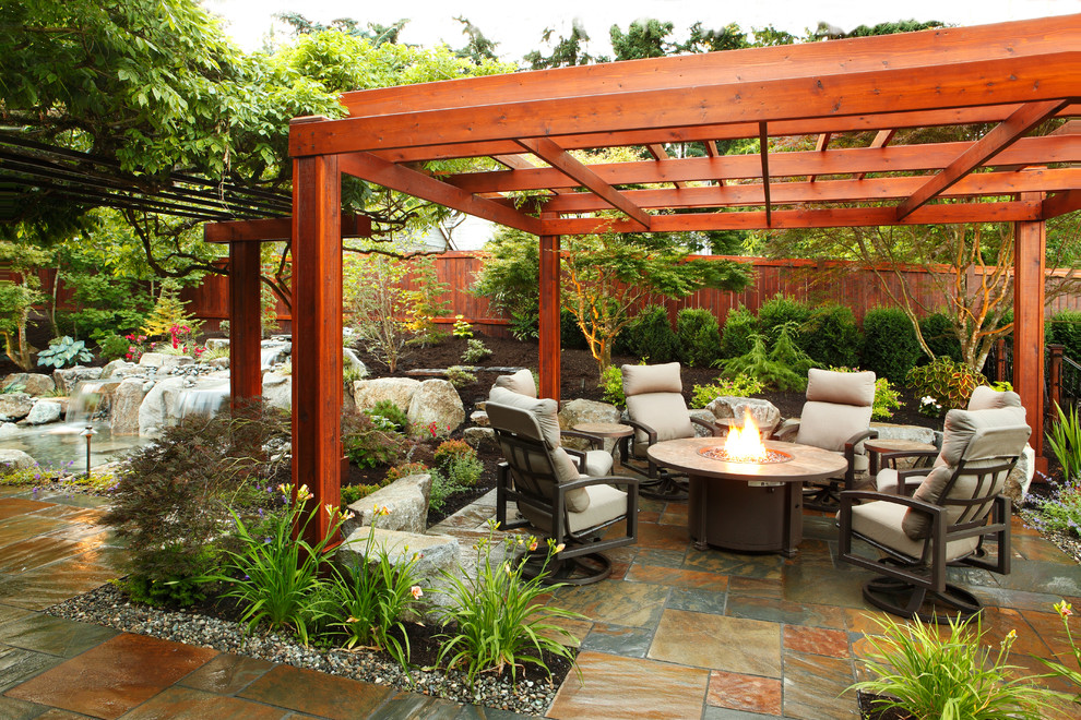 Bellevue Color + Outdoor Living Patio Seattle by Alderwood