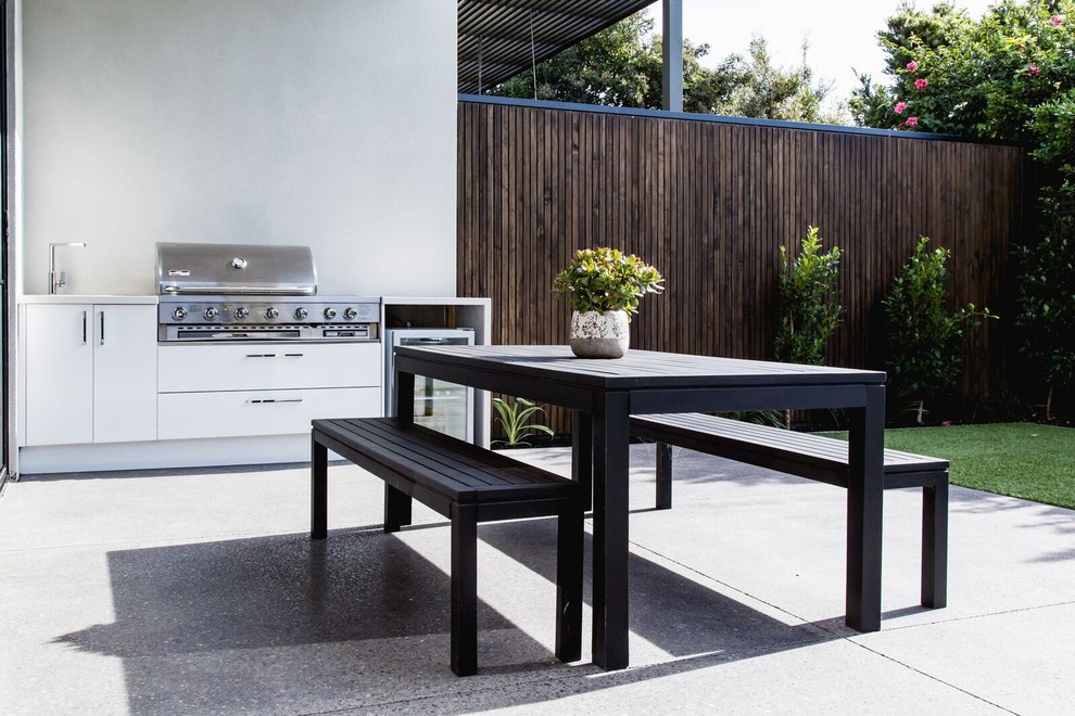 Patio - modern patio idea in Melbourne