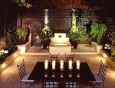 Ispirazione per un grande patio o portico minimalista davanti casa con graniglia di granito