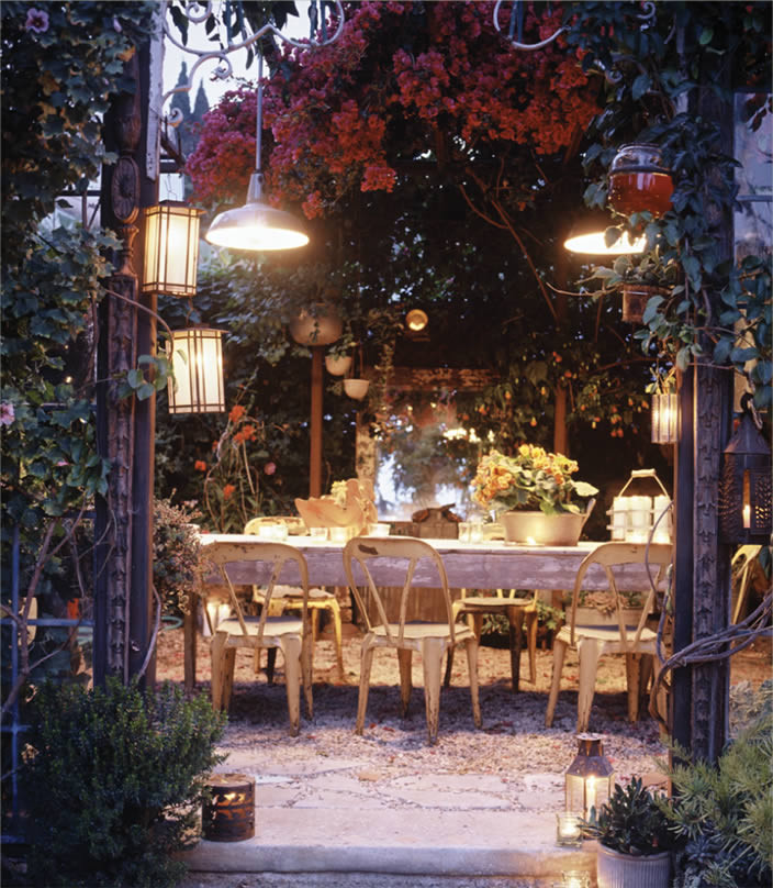 Patio - eclectic patio idea in Los Angeles