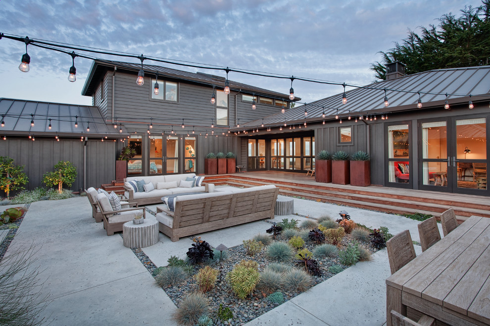 Beach style patio in San Francisco.