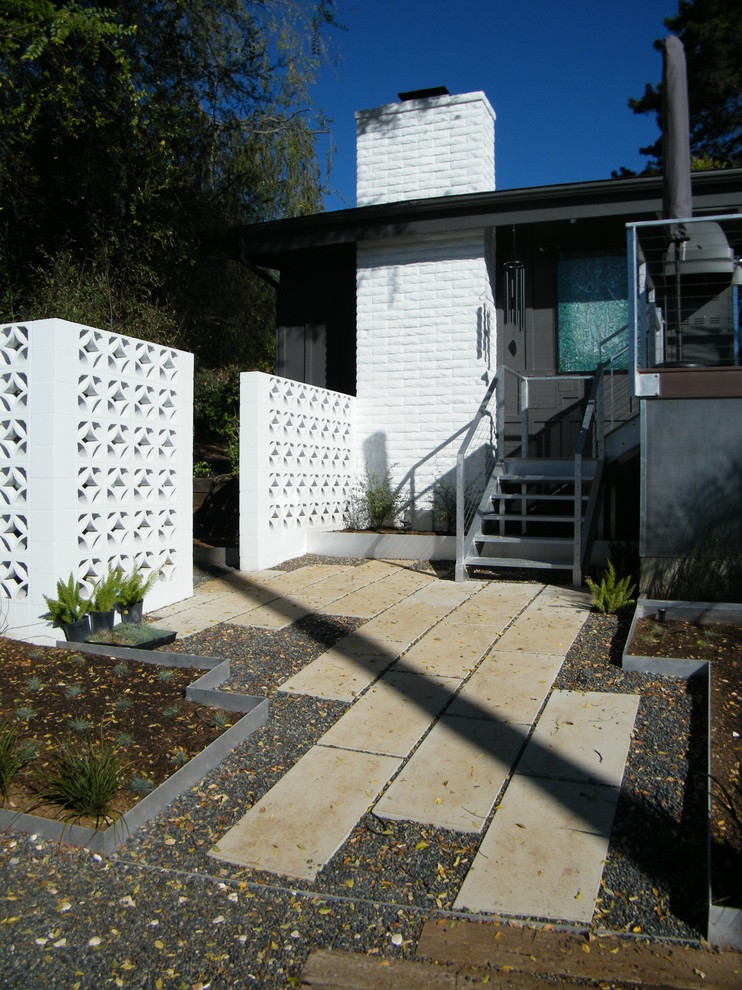 Foto di un patio o portico moderno