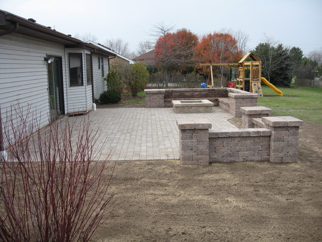 Bobs Grading Paver Patio And Fire Pit, Patio With Square Fire Pit