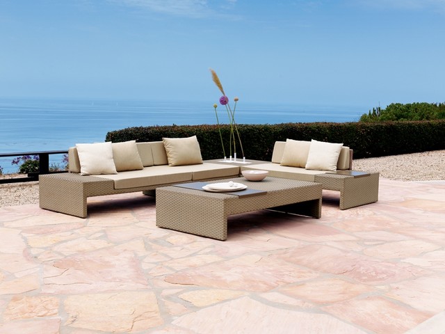Brown Jordan - Contemporary - Courtyard 