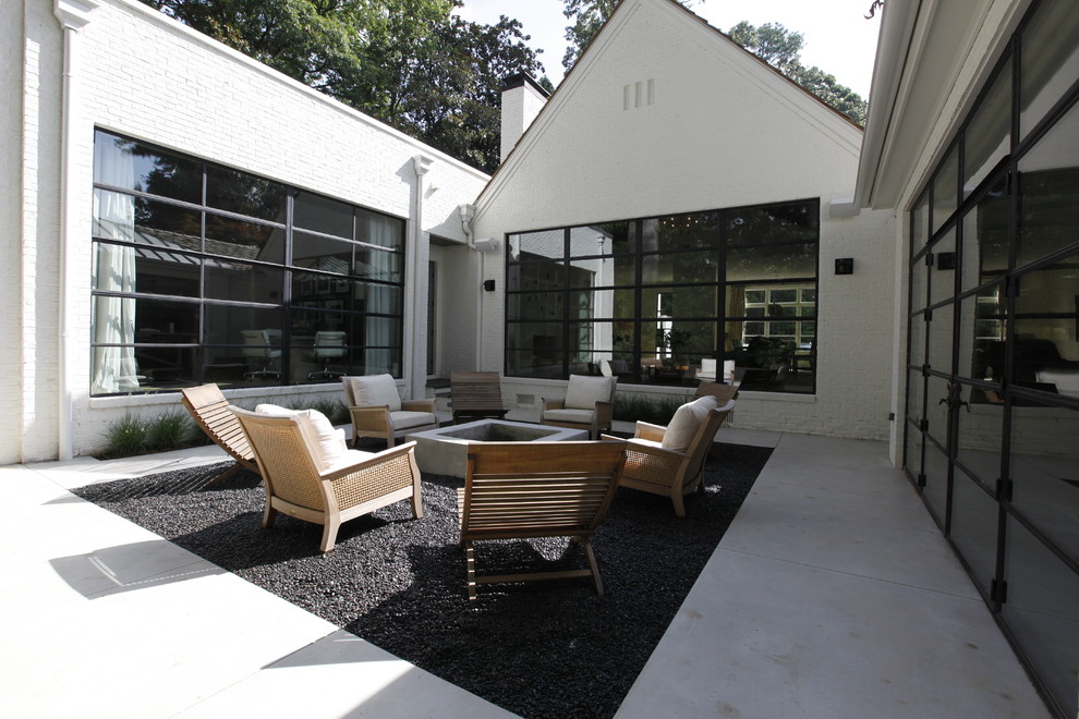 This is an example of a country patio in Atlanta.