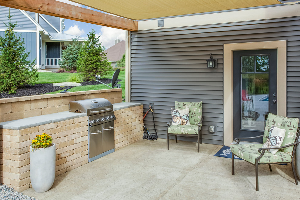 Byron Center Garages, Pool, & Climbing Wall! Craftsman Patio