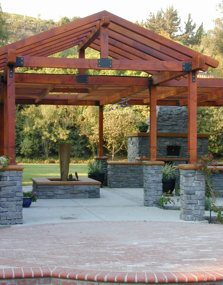 Camarillo CA Traditional Patio Los Angeles by Fogazzo Wood