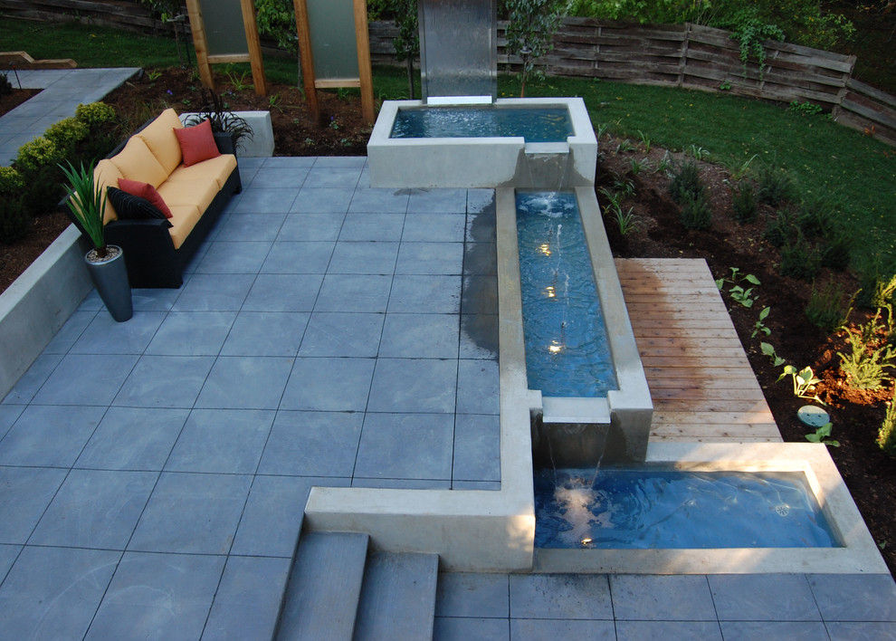 Cambridge Water Feature Modern Patio Toronto by Earthscape