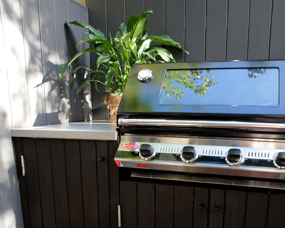 Camperdown courtyard outdoor kitchen Contemporary Patio Sydney