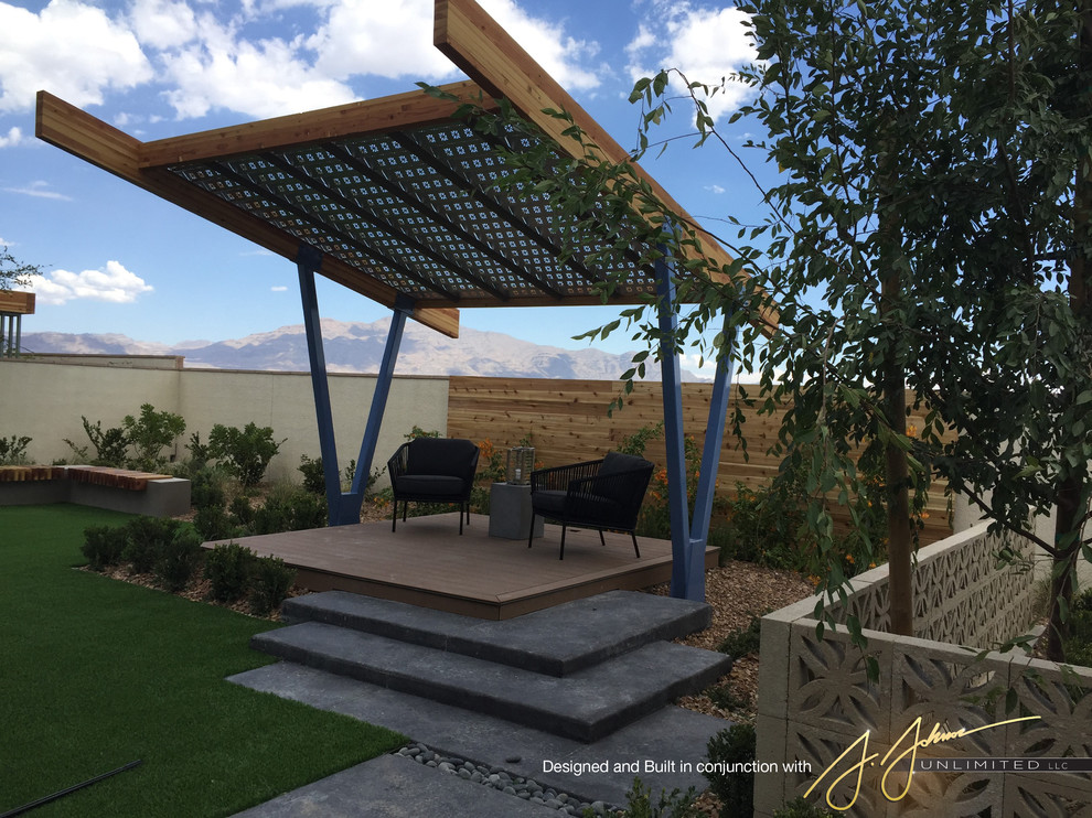 Inspiration for a modern patio remodel in Las Vegas