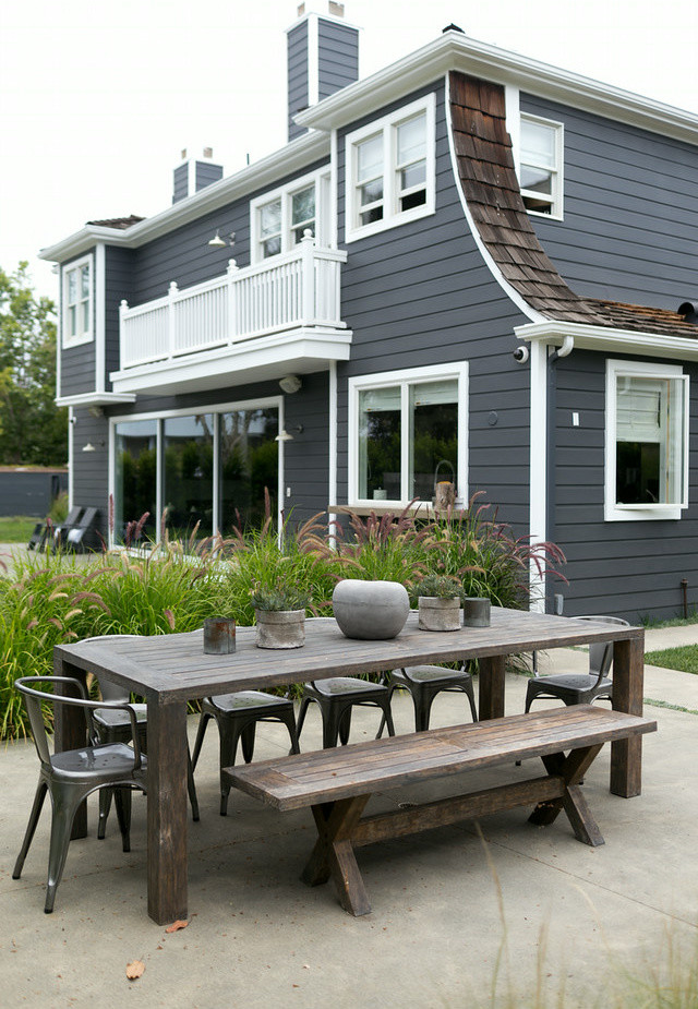 Immagine di un patio o portico tradizionale dietro casa