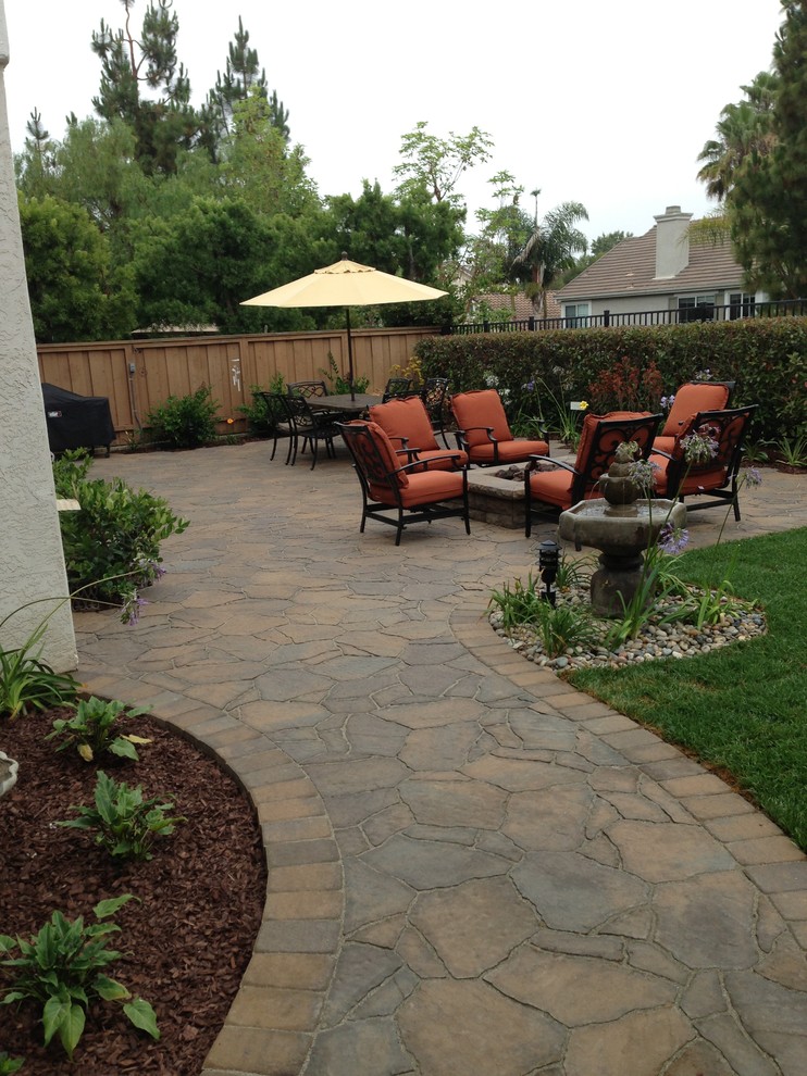 Inspiration for a timeless patio remodel in San Diego