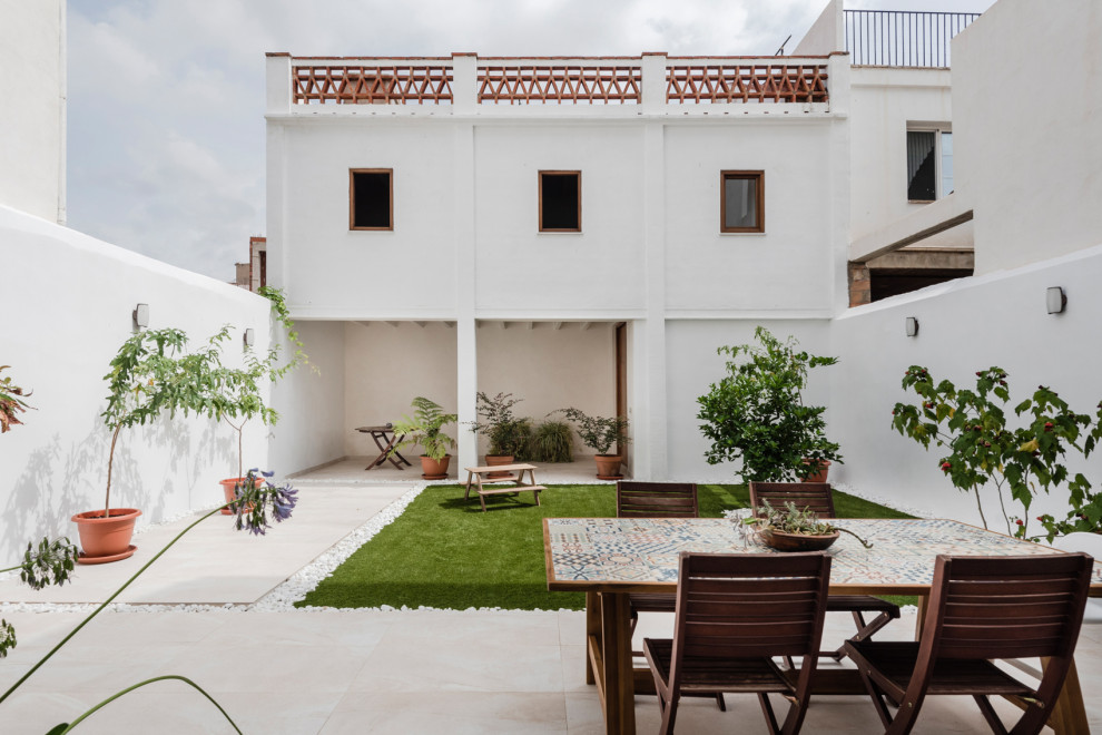 Design ideas for a mediterranean patio in Valencia.