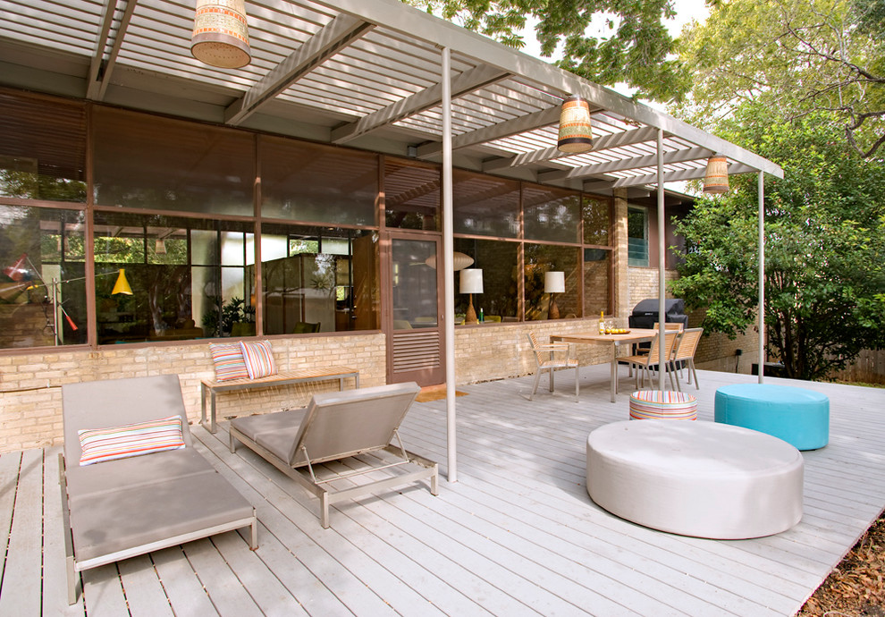 Inspiration for a midcentury patio in Austin.