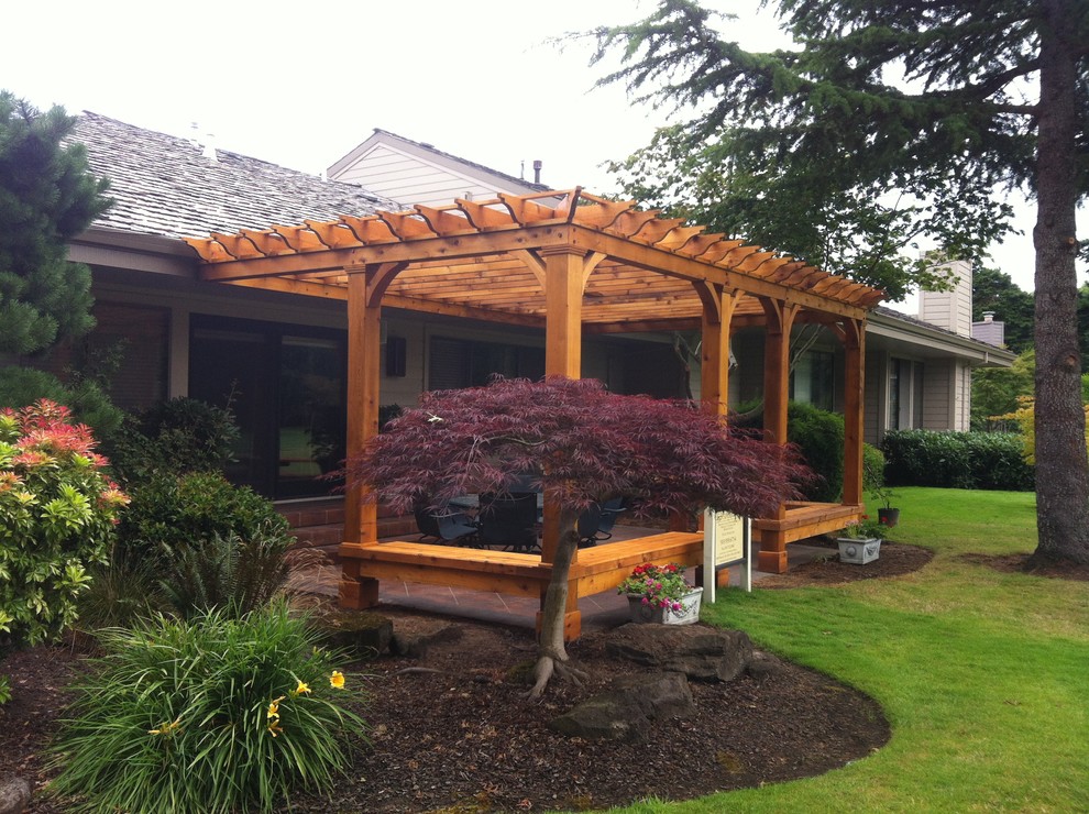 Cedar Pergola with built in bench seating - Traditional - Patio - Portland  - by R.S. Stapleton Company - Custom Cabinetry | Houzz
