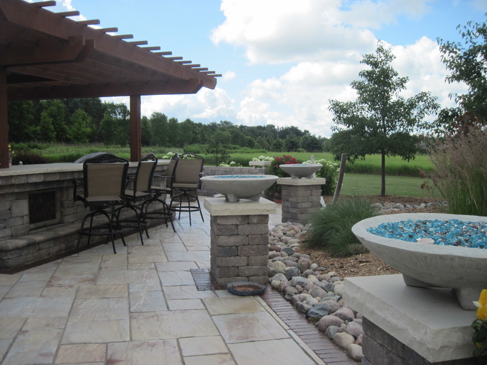 Cedarburg Outdoor Room Contemporary Patio Milwaukee by Creative