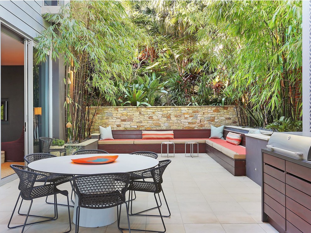 シドニーにあるコンテンポラリースタイルのおしゃれなテラス・中庭 (アウトドアキッチン、日よけなし) の写真