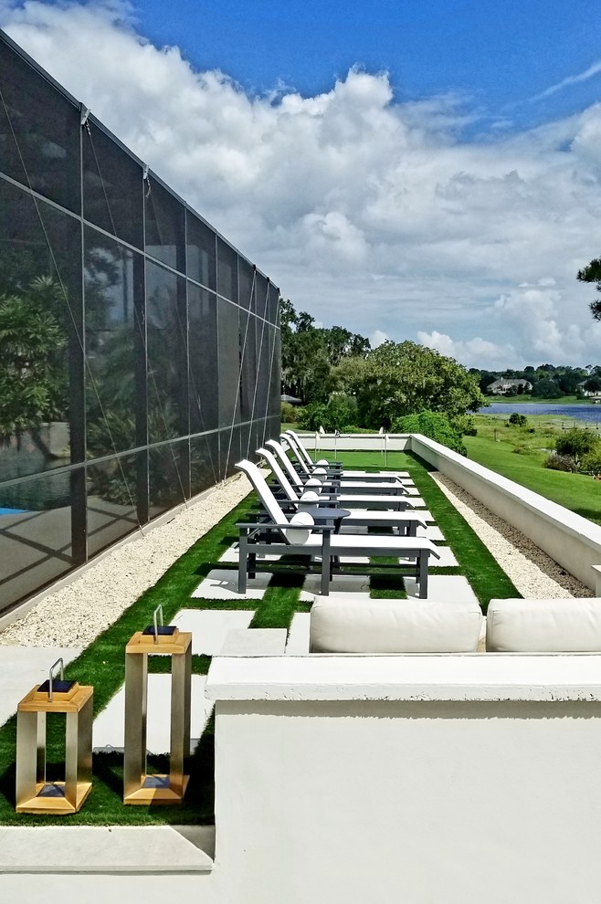 This is an example of a contemporary patio in Orlando.