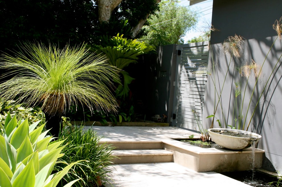 Example of a trendy patio design in Sydney