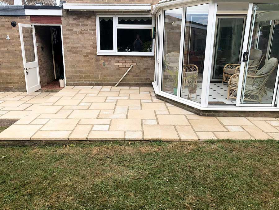Inspiration for a traditional patio in Oxfordshire.