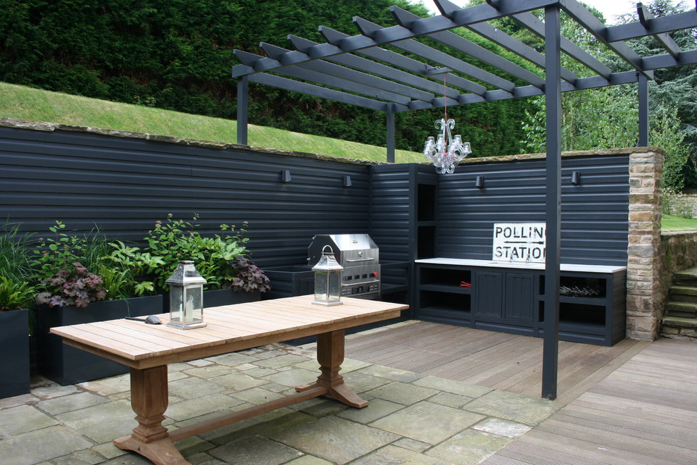 Mittelgroßer Klassischer Patio mit Grillplatz in Sonstige