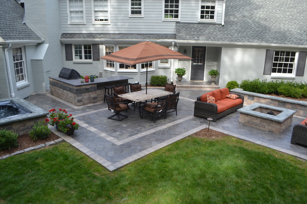 Contemporary patio - Traditional - Patio - Milwaukee - by Oberndorfer