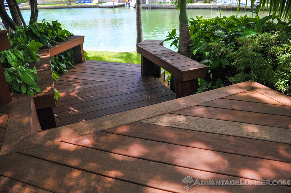 Patio - tropical patio idea in Miami