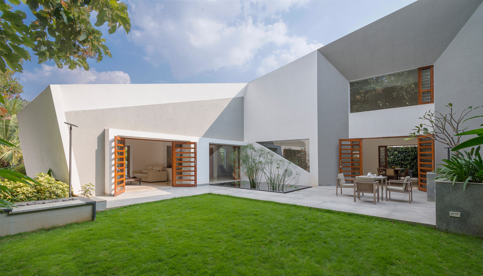 Photo of a contemporary patio in Bengaluru.