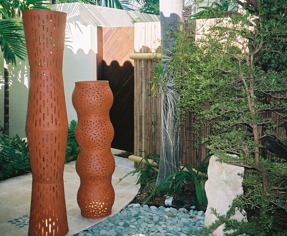 Example of an island style patio design in Portland