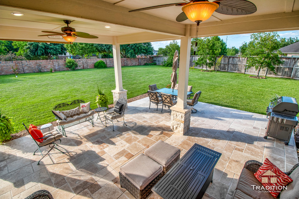 Covered Patio in Sienna Plantation Missouri City, TX Modern Patio