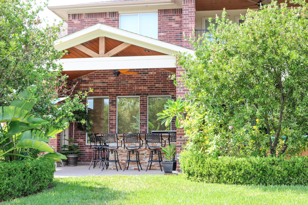 Covered Patio with Kitchen Cypress, TX Traditional Patio Houston