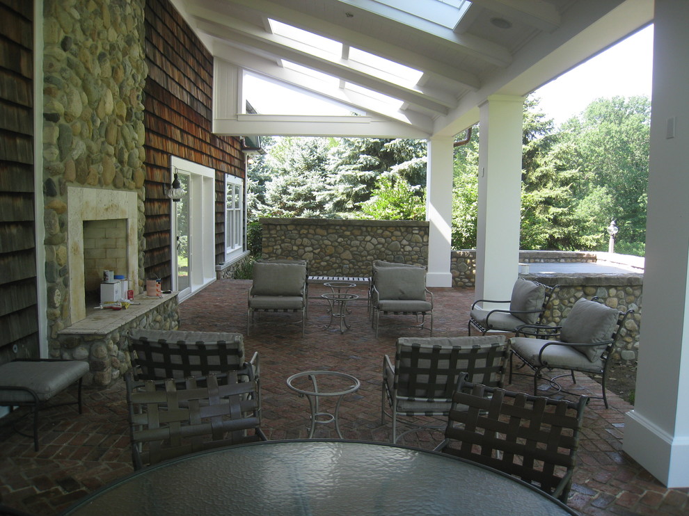 Inspiration for a traditional patio in Indianapolis.