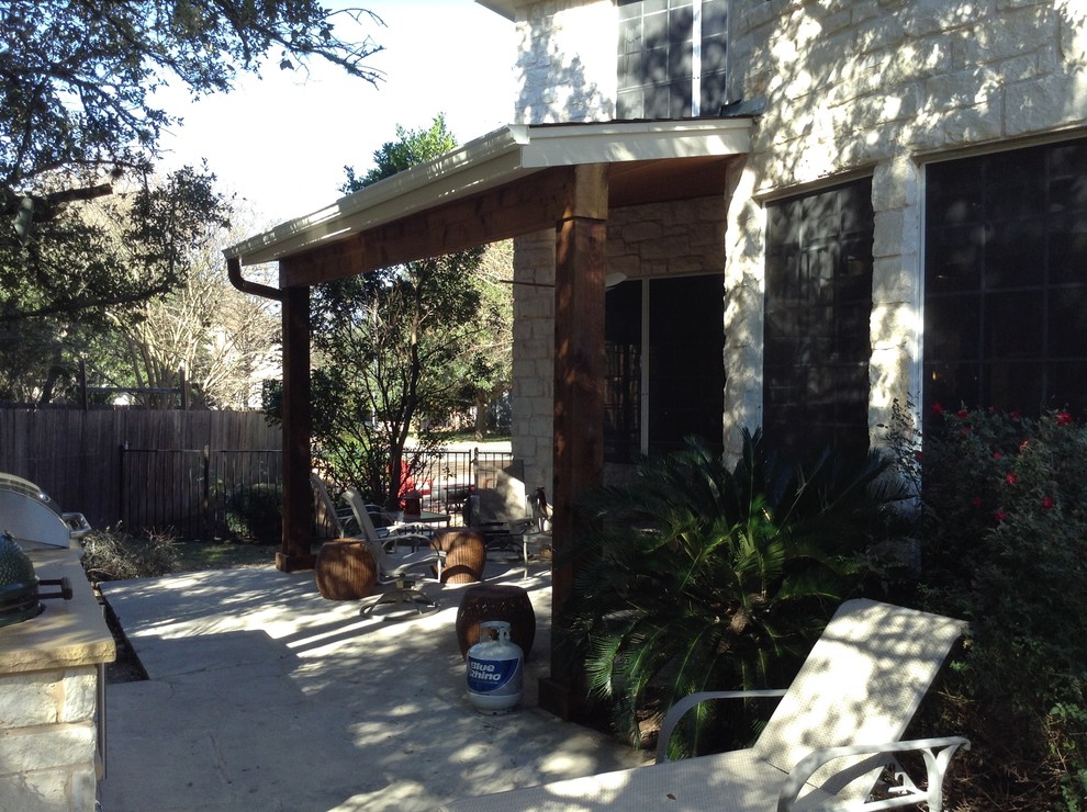 Photo of a small contemporary patio in Austin.