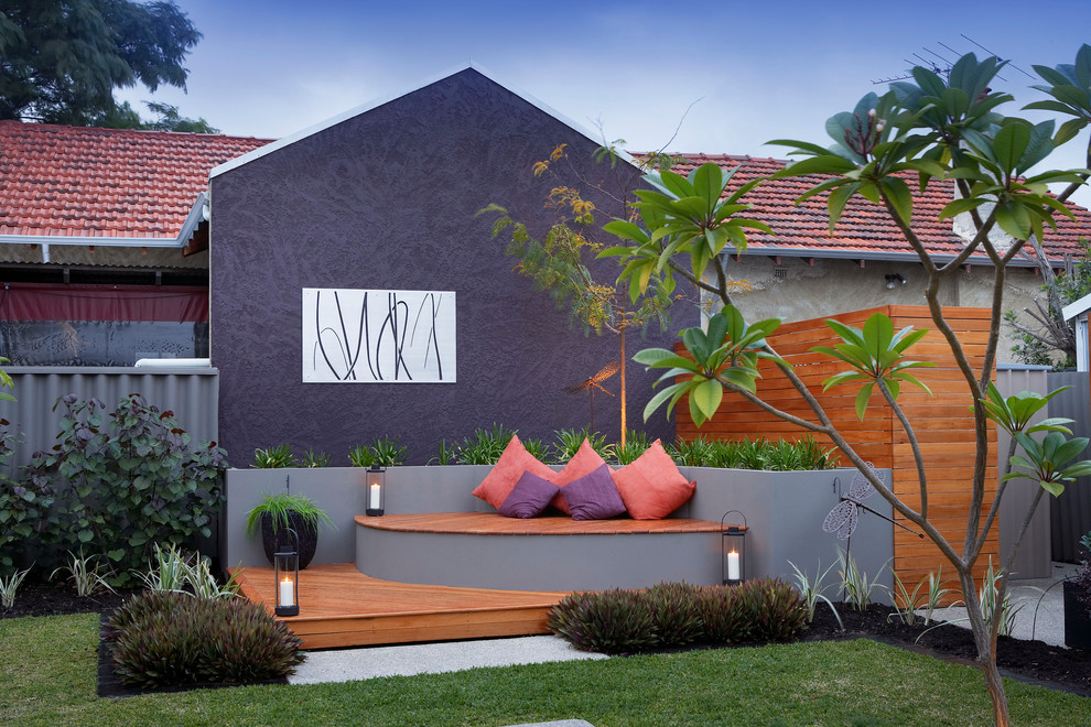 Unbedeckter Moderner Patio mit Dielen in Perth
