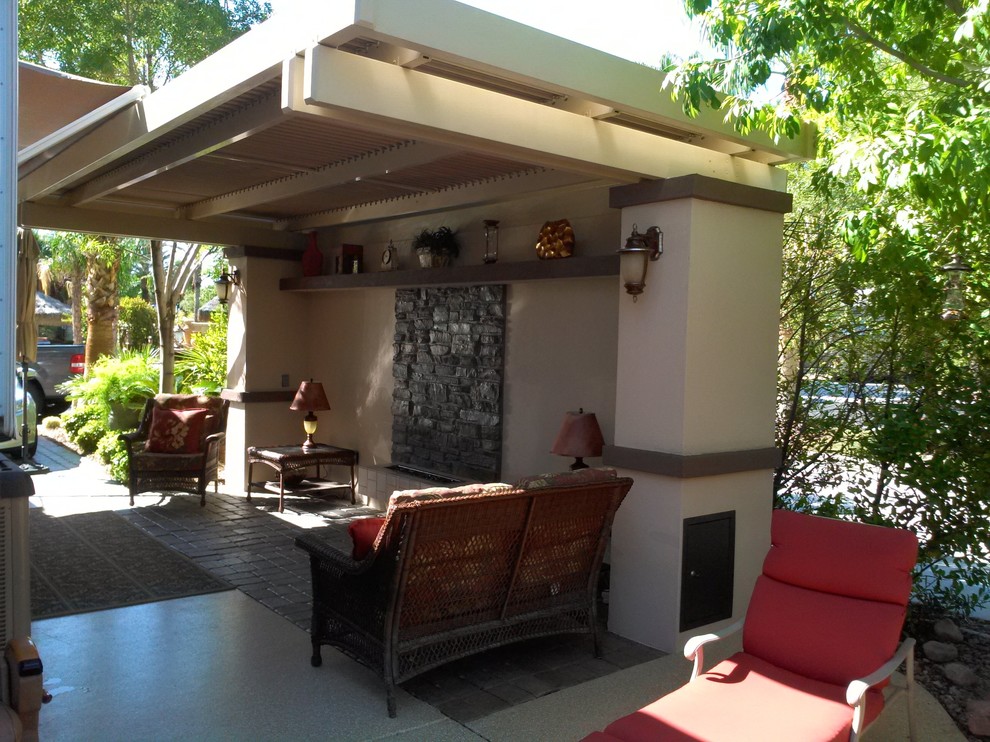 Inspiration for a contemporary patio in Las Vegas.