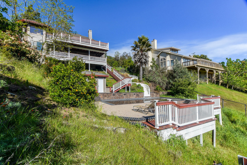 Großer, Unbedeckter Klassischer Patio hinter dem Haus in San Francisco