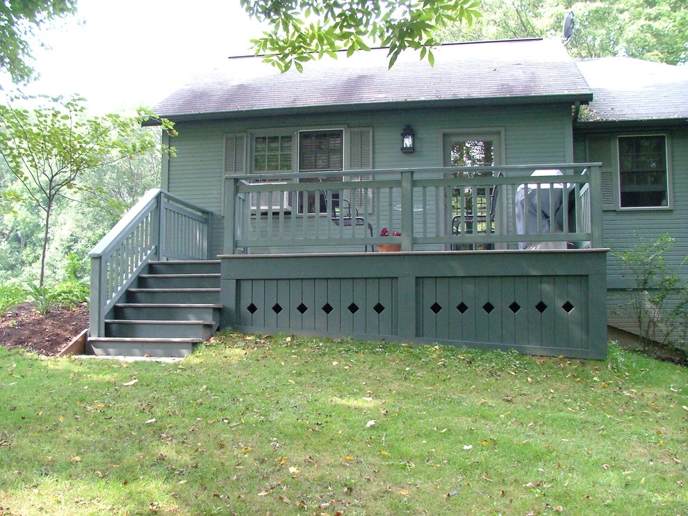 Example of a classic patio design in Cincinnati