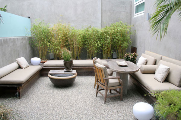 Inspiration for a modern patio remodel in Los Angeles