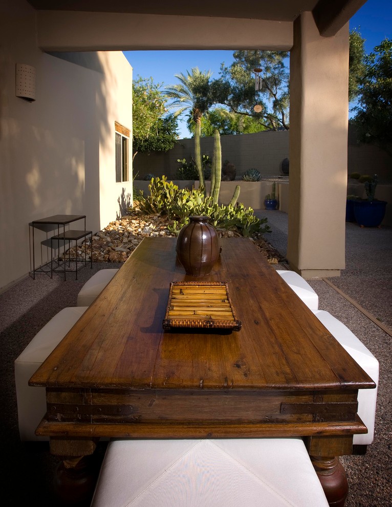 Inspiration for a zen patio remodel in Phoenix