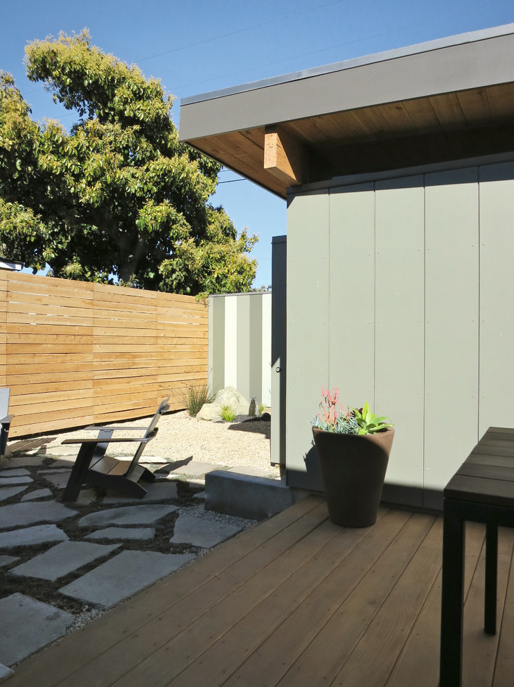Inspiration for a modern patio in Los Angeles with decking.